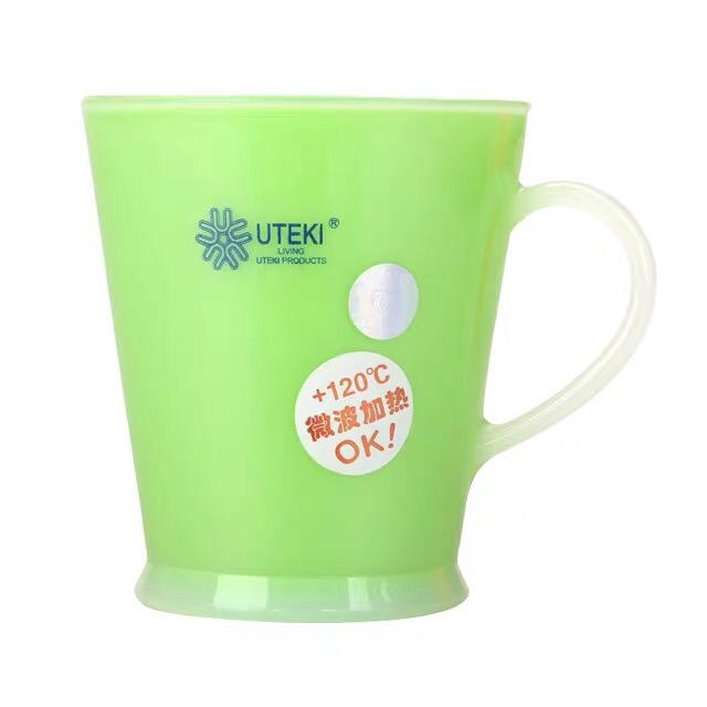 كوب ماء بلاستيك بيد  YTEKI