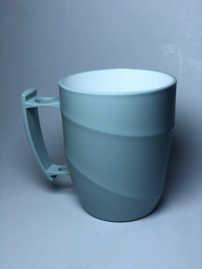 كوب ماء بلاستيك بيد 500 مل  Xg-8024