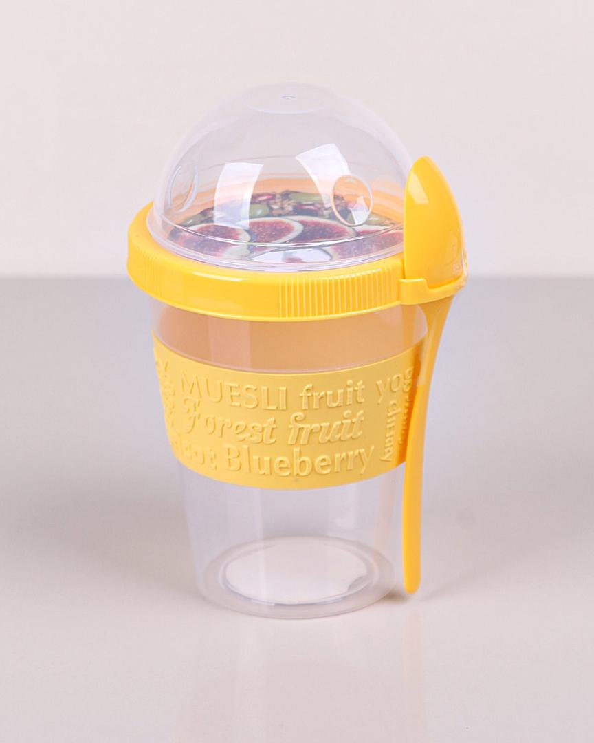 كوب حلا بغطاء مع ملعقة