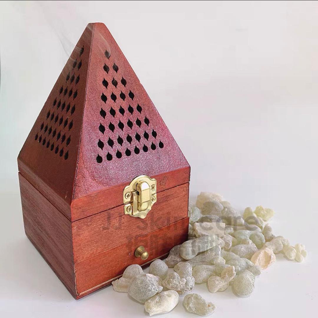 مبخرة خشب شكل هرم